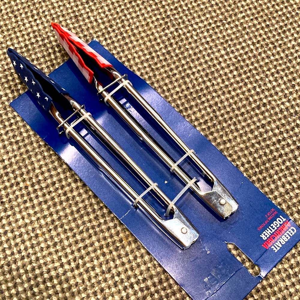 NWT Kohl's Red and Blue Grill Tongs
